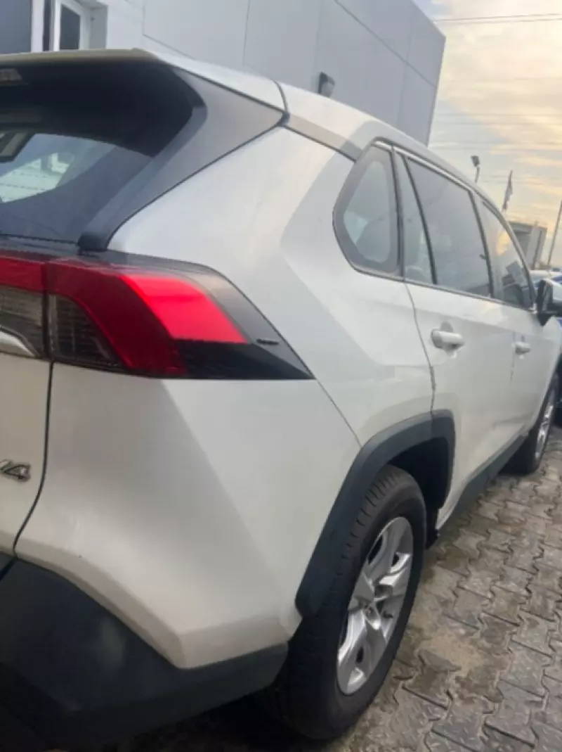 Toyota Rav4   - 2021