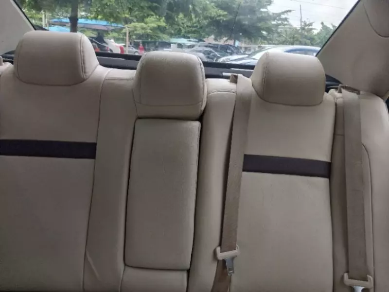 Toyota Camry   - 2012