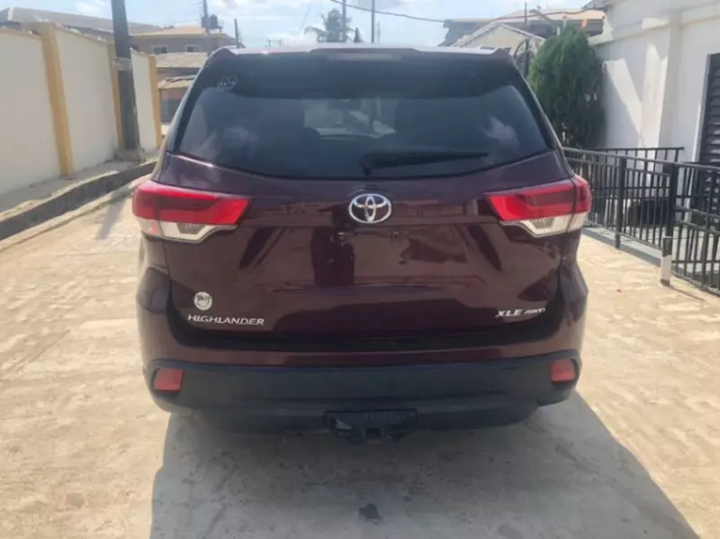 Toyota Highlander   - 2017