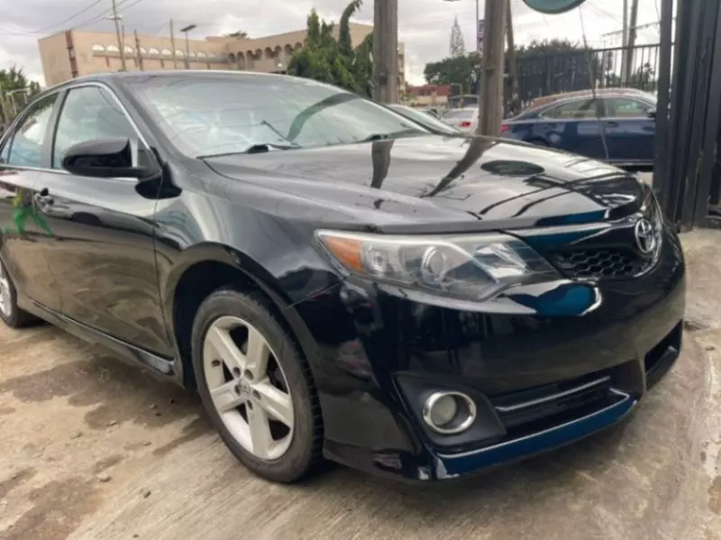 Toyota Camry   - 2014