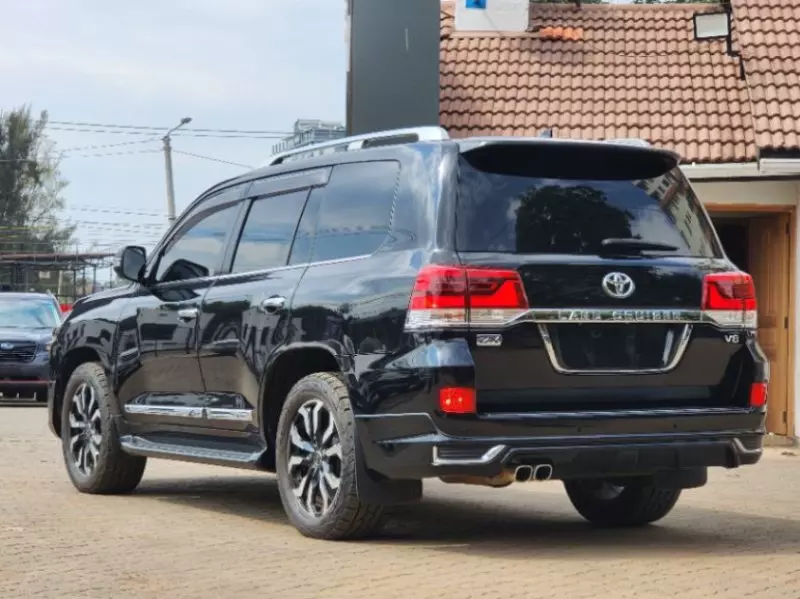 Toyota Land Cruiser   - 2017