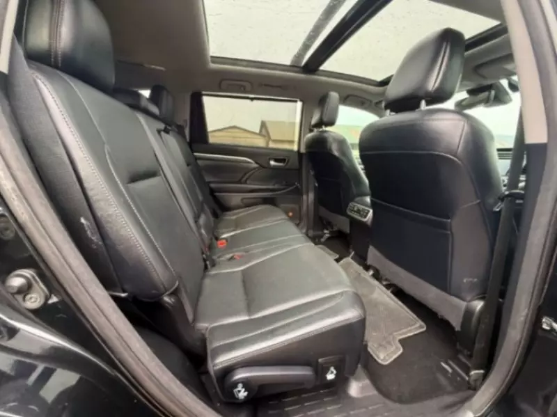 Toyota Highlander   - 2017
