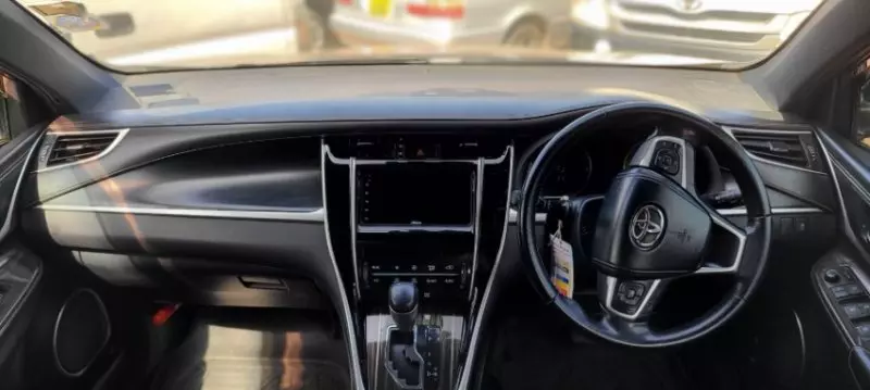 Toyota Harrier   - 2014