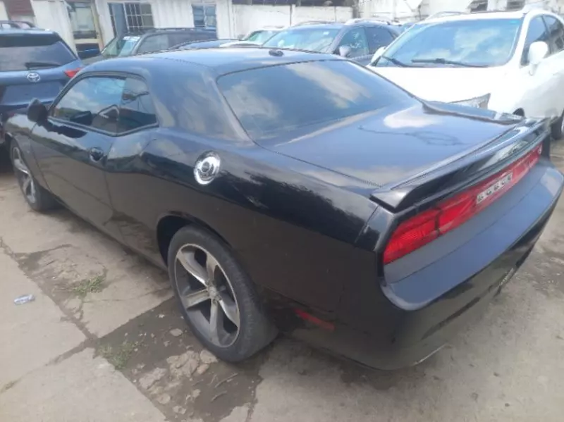 Dodge Challenger   - 2010