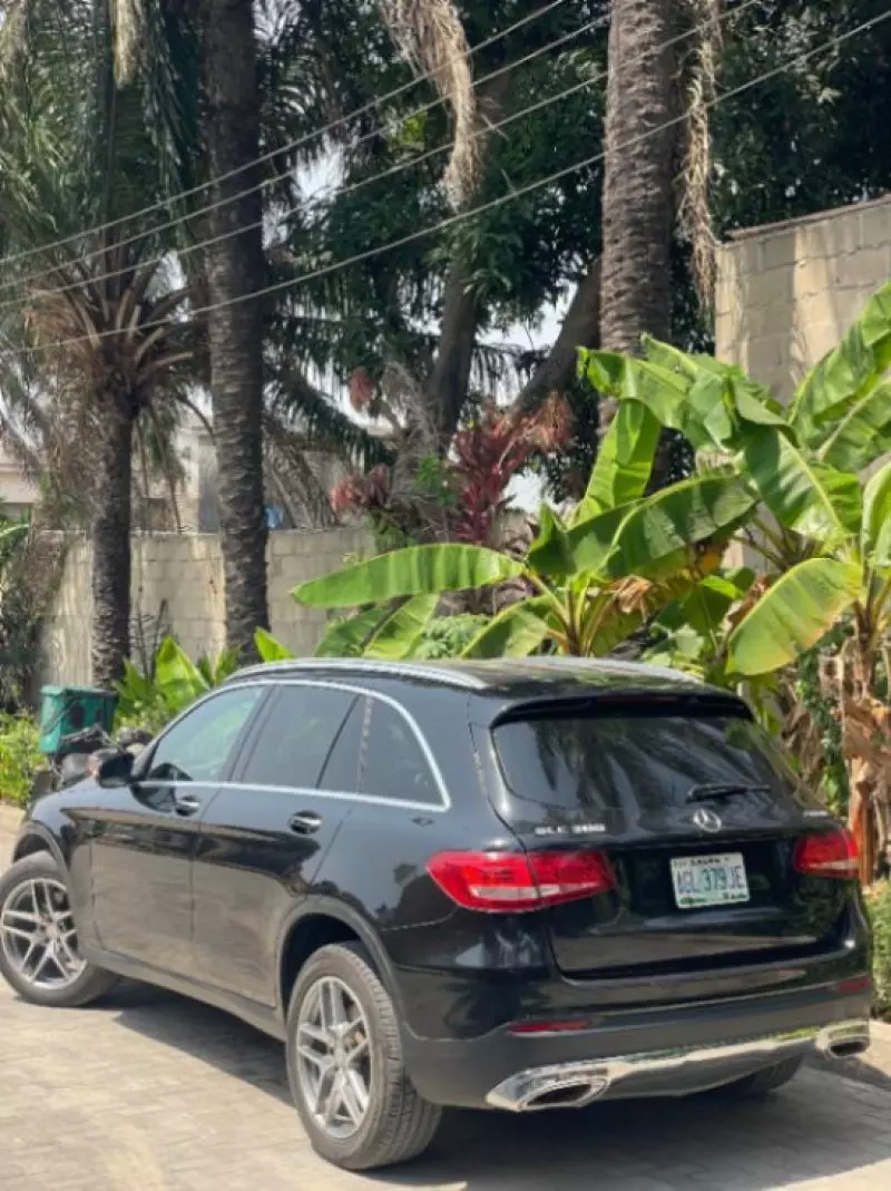 Mercedes-Benz GLC 300   - 2016