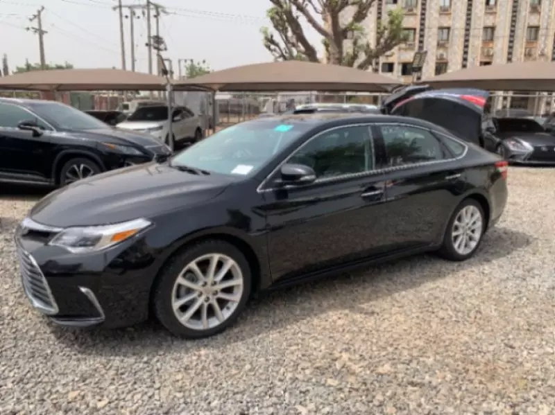 Toyota Avalon - 2013