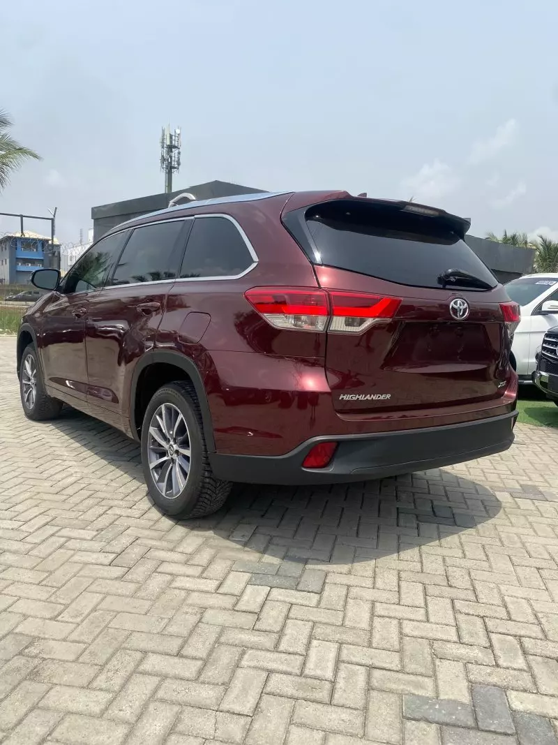 Toyota Highlander   - 2018