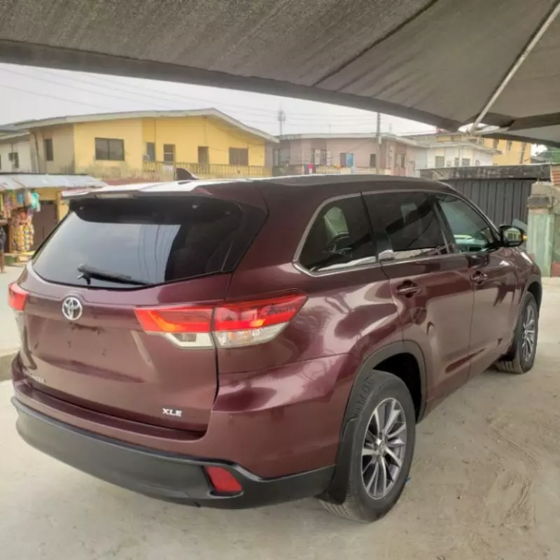 Toyota Highlander   - 2017