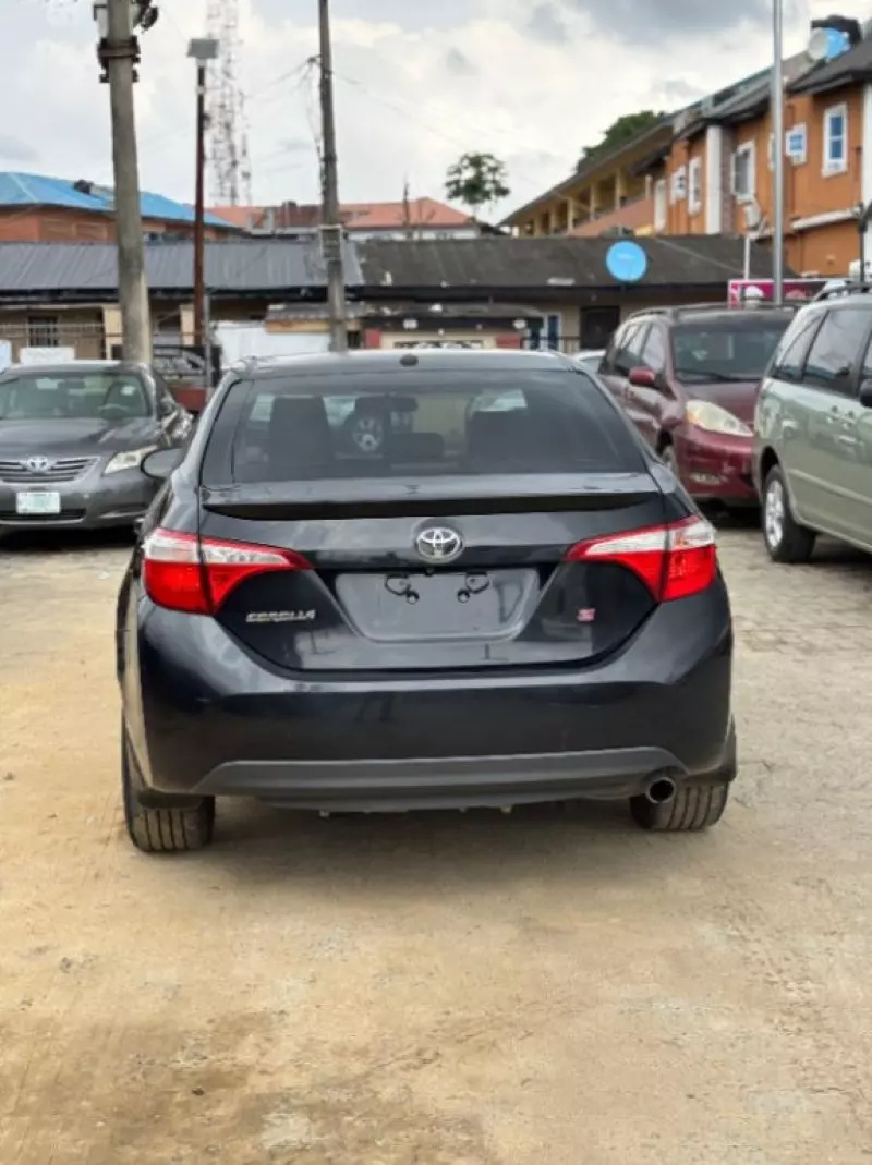 Toyota Corolla   - 2013