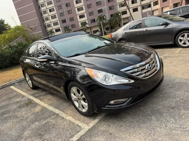 Hyundai Sonata   - 2013