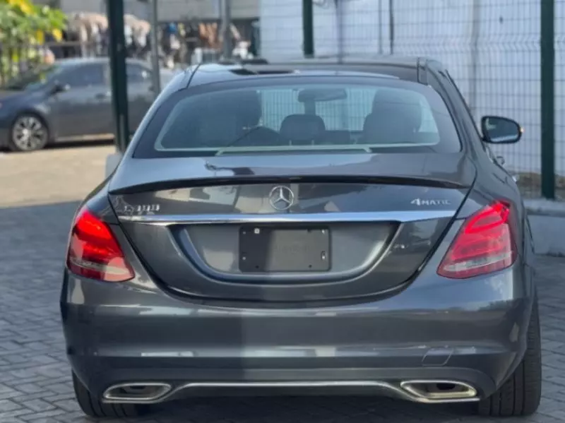 Mercedes-Benz C-class   - 2015