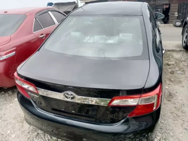 Toyota Camry   - 2014