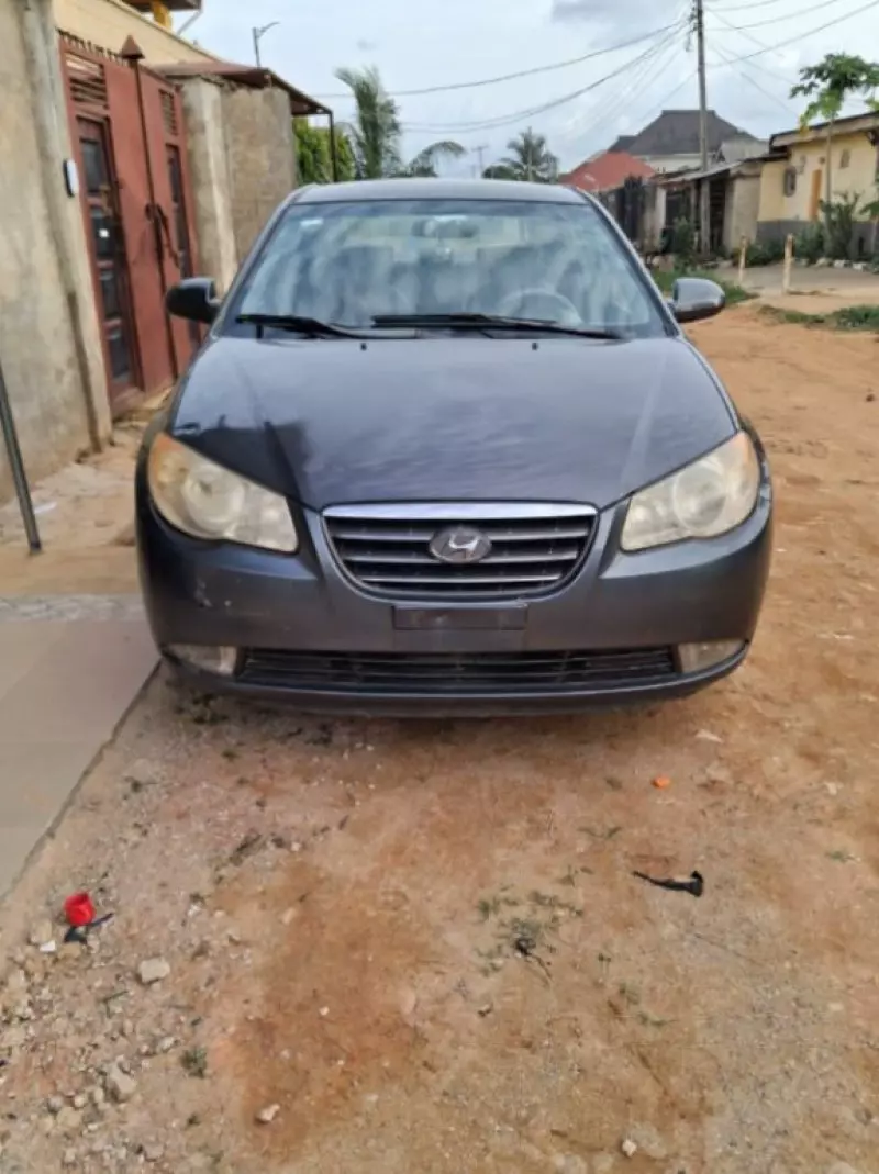 Hyundai Elantra   - 2008