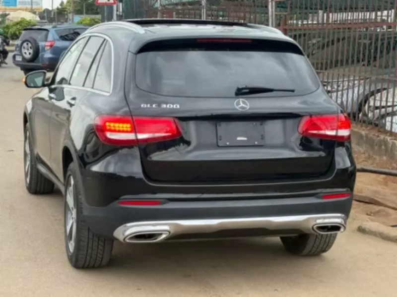 Mercedes-Benz GLC 300   - 2016