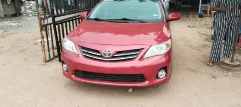 Toyota corolla   - 2013