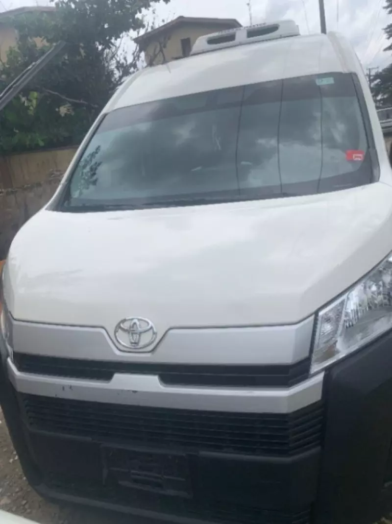 Toyota Hiace (High Roof)   - 2022