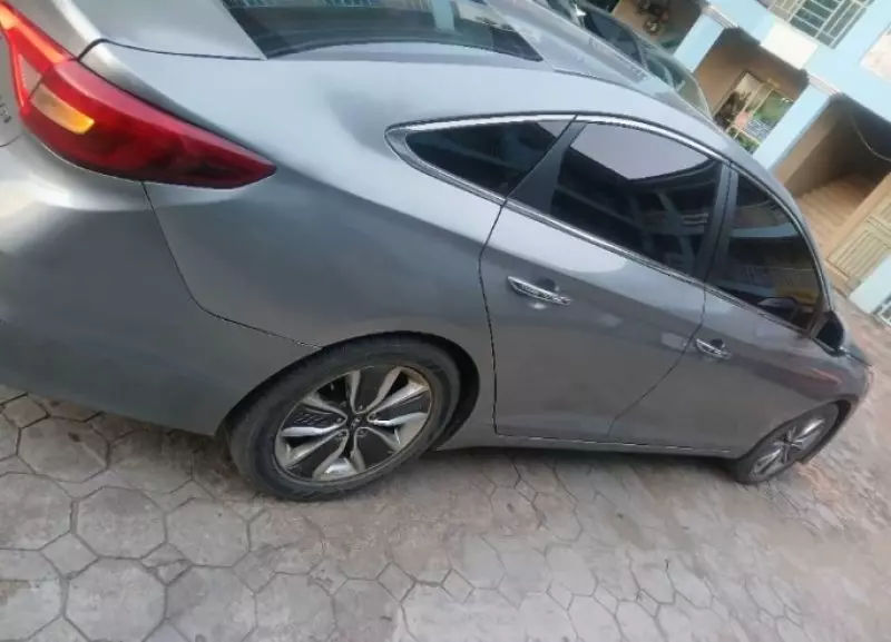 Hyundai Sonata   - 2015