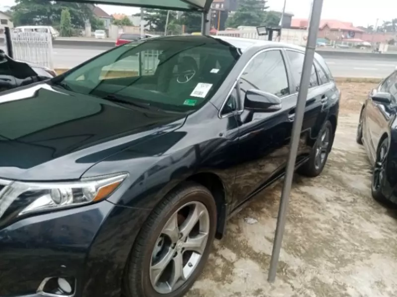Toyota Venza   - 2015