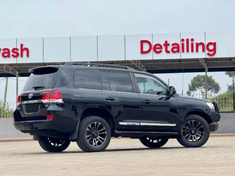Toyota Landcruiser Sahara   - 2018