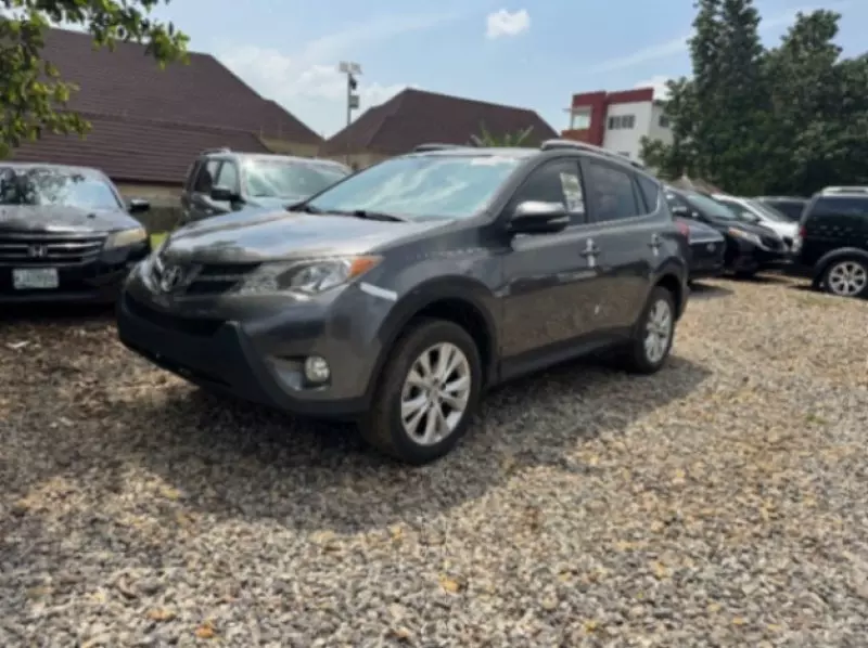 Toyota RAV 4   - 2015