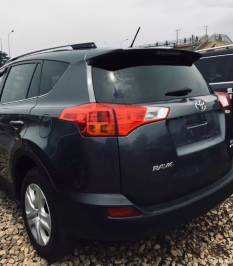 Toyota RAV4   - 2015