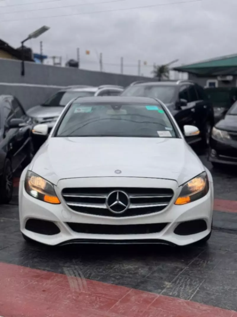 Mercedes-Benz C 300   - 2015