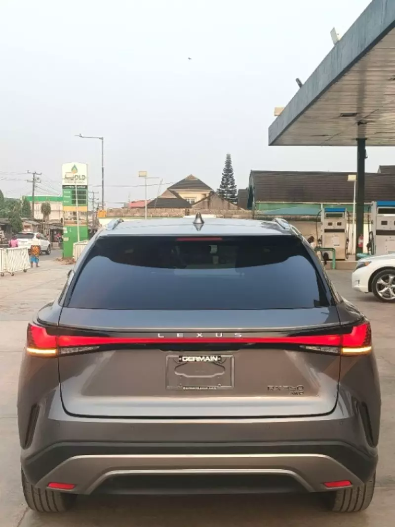 Lexus RX   - 2023