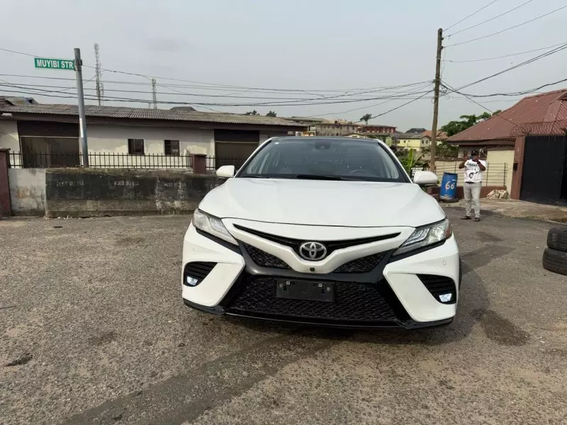 Toyota Camry   - 2020