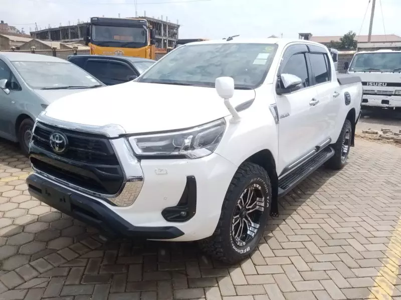 Toyota Hilux   - 2018