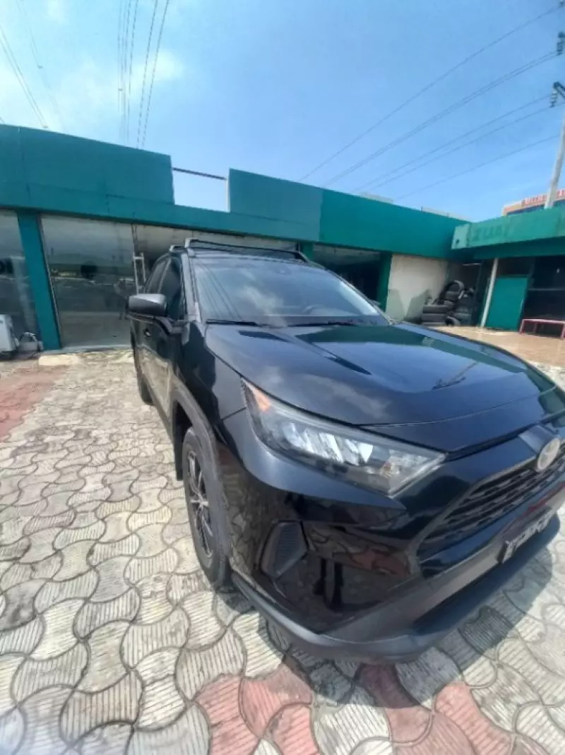 Toyota RAV4   - 2019