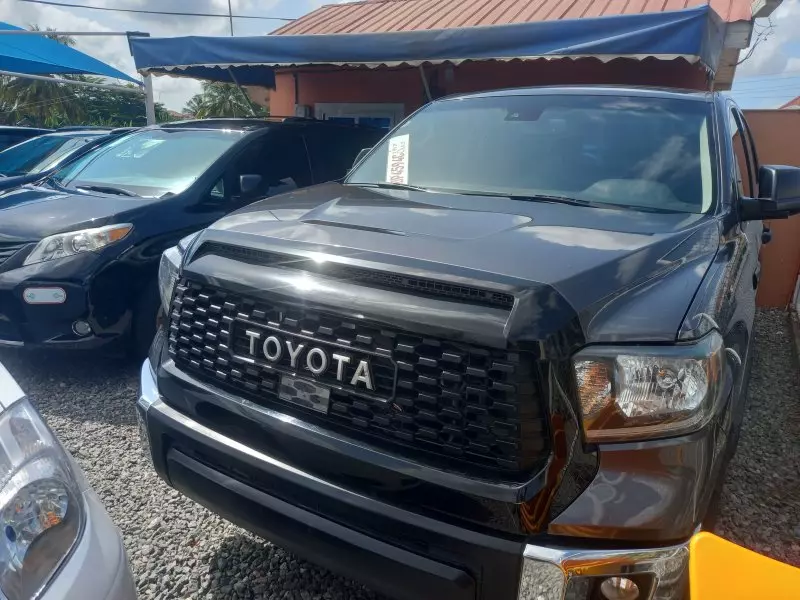 Toyota Tundra   - 2021