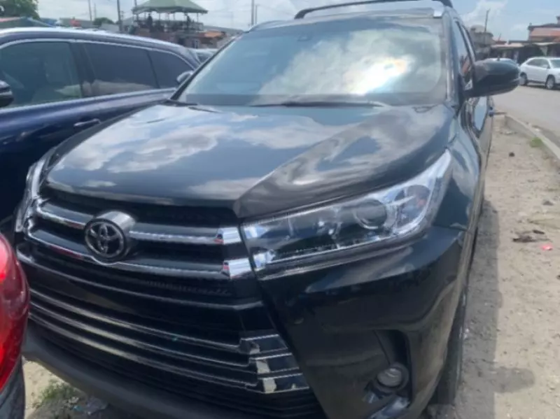 Toyota Highlander   - 2020