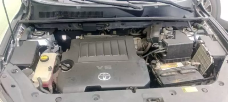 Toyota RAV 4   - 2010