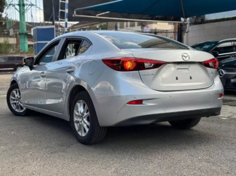 Mazda Axela    - 2018