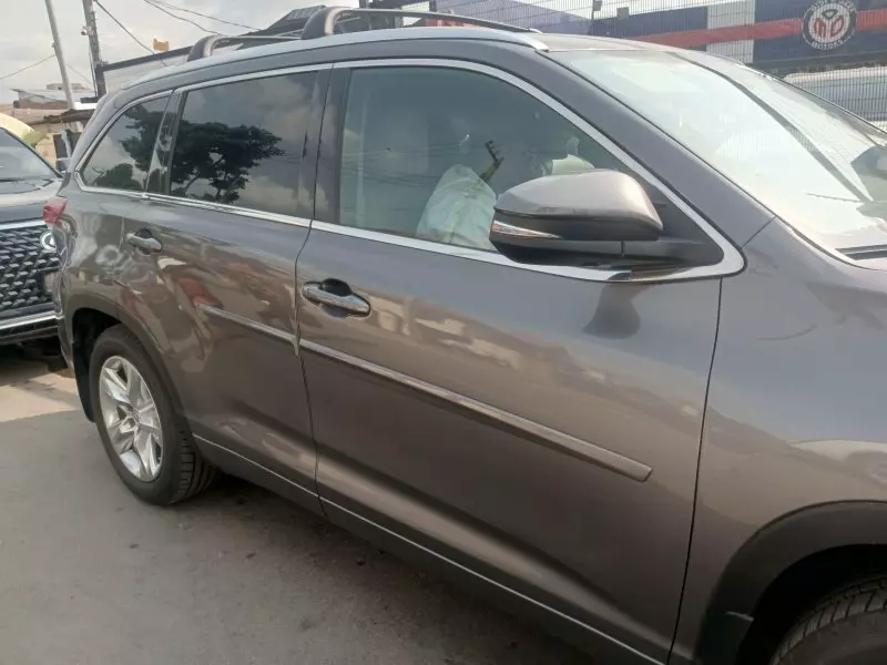 Toyota Highlander   - 2015