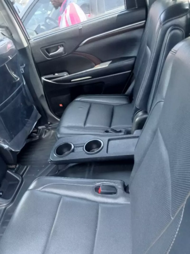 Toyota Highlander   - 2015