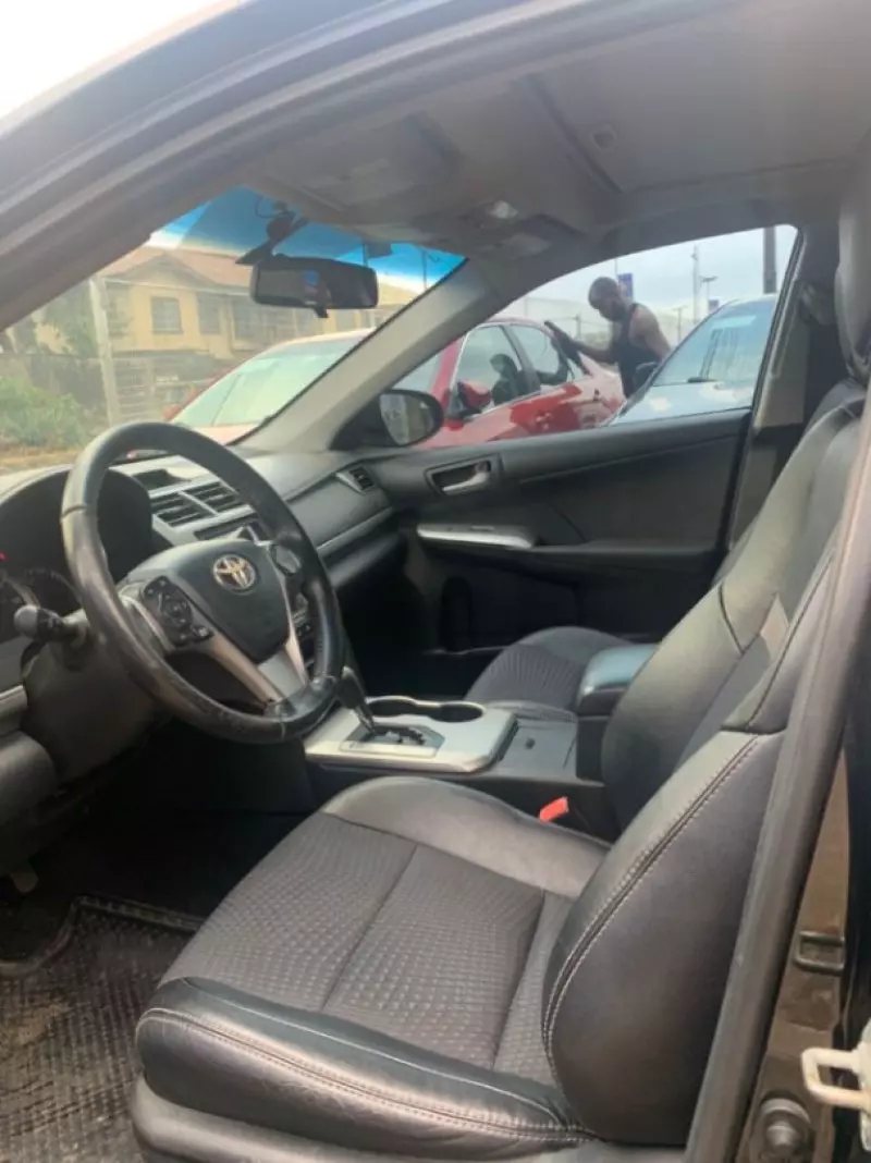 Toyota Camry   - 2012