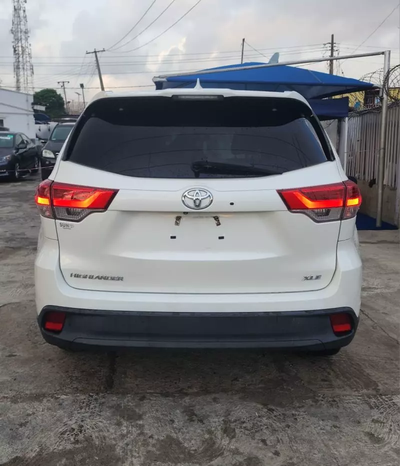 Toyota Highlander   - 2018
