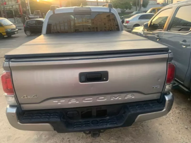 Toyota Tacoma   - 2018