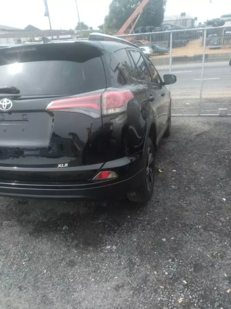 Toyota RAV 4   - 2019