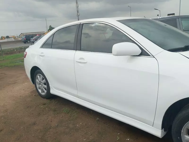 Toyota Camry   - 2009