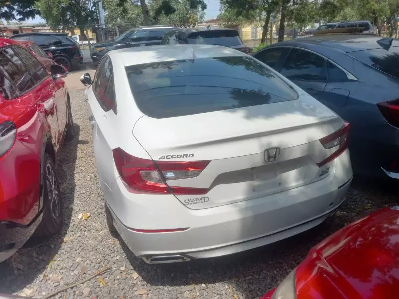 Honda Accord   - 2020