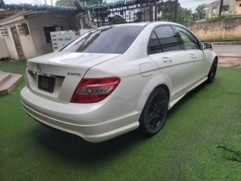 Mercedes-Benz C 300