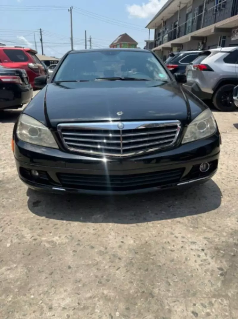 Mercedes-Benz C-Class   - 2010
