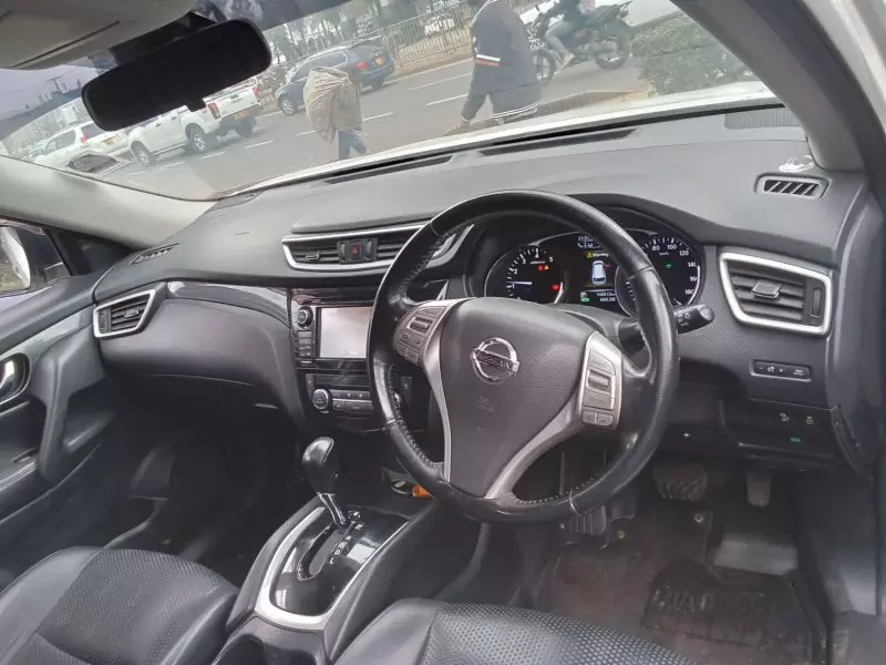 Nissan X-TRAIL   - 2015