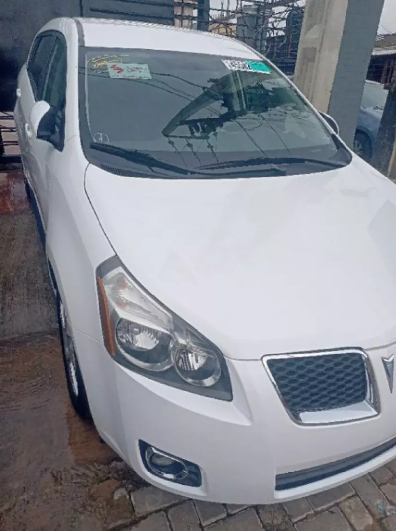 Pontiac Vibe   - 2010