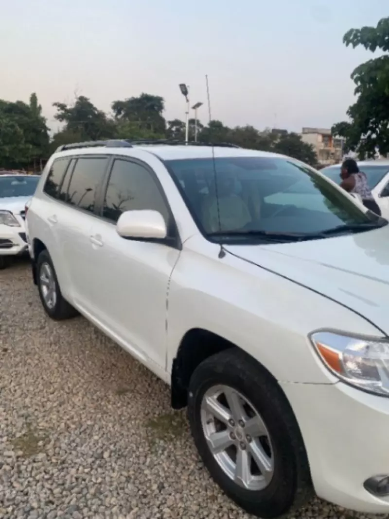 Toyota Highlander   - 2009