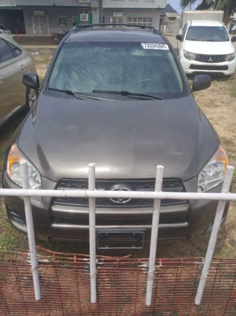 Toyota RAV 4   - 2010