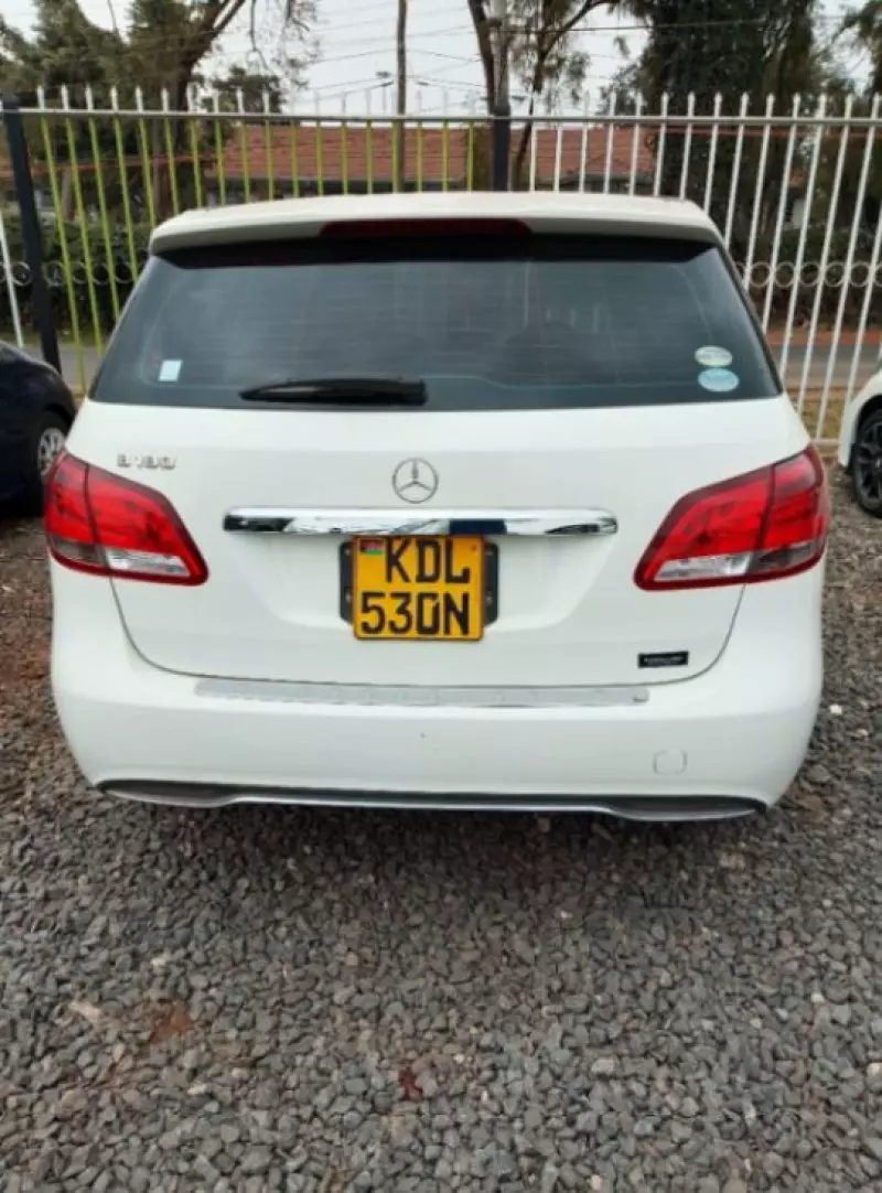 Mercedes-Benz B 180   - 2016