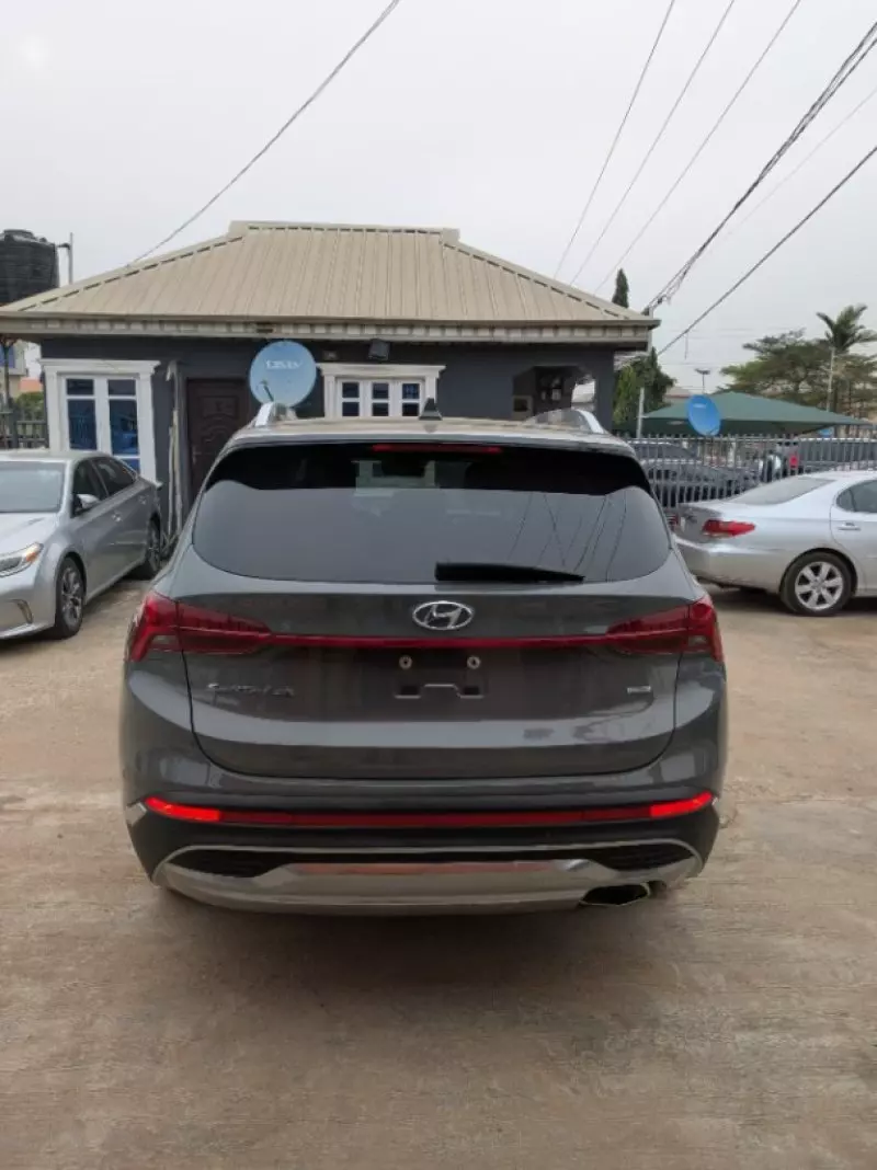 Hyundai Santa Fe - 2023